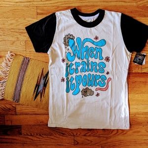 💐Big Bud Press "When it rains, it pours" tee 💐